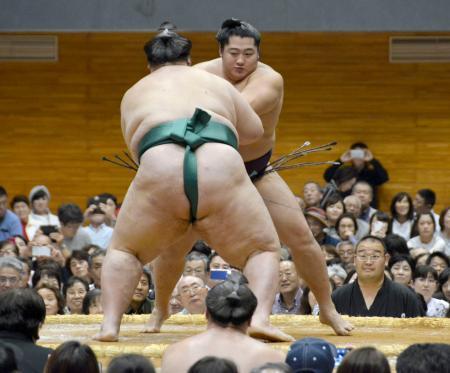 輪島さんの故郷石川で大相撲巡業 写真展も開催