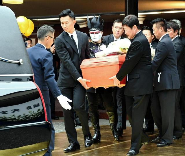 輪島さん葬儀、原辰徳氏は棺を持ち…「大事な大切な先輩でした」