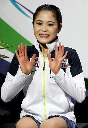 　女子ショートプログラムで首位となり、喜ぶ宮原知子＝２０日、米ワシントン州エバレット（ゲッティ＝共同）