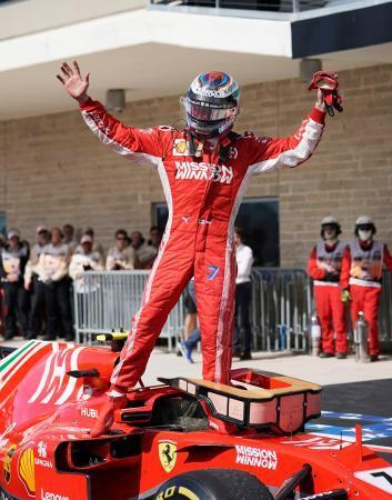 　Ｆ１米国グランプリで優勝して喜ぶフェラーリのキミ・ライコネン＝オースティン（ＡＰ＝共同）