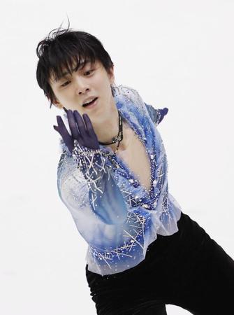 　男子ＳＰ　演技する羽生結弦＝ヘルシンキ（共同）