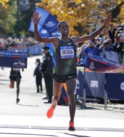 マラソン、デシサが初優勝 ニューヨークの市街コース