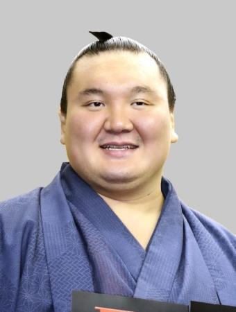 白鵬が九州場所休場 右膝手術で回復遅れる