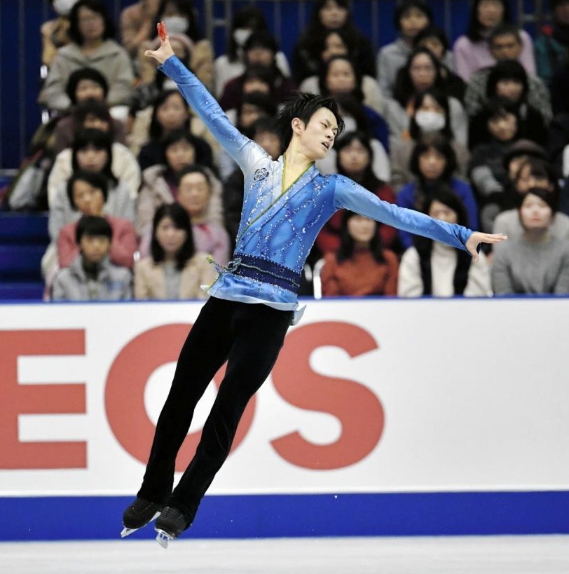 　華麗な演技を見せる山本草太（撮影・持木克友）