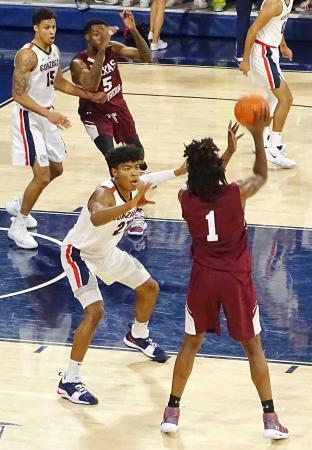 バスケ、八村は開幕２連勝に貢献 １７得点、ダンクも見せる