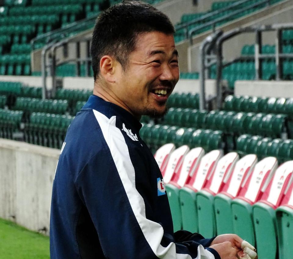 ラグビー日本代表ＳＨ田中はイングランド戦前日練習を終えて談笑