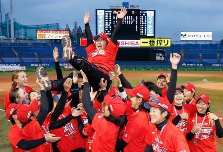 ソフト女子、トヨタが１０度目Ｖ ２年ぶり、日本リーグ決勝Ｔ