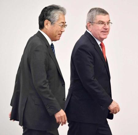 　ＩＯＣの理事会に出席したバッハ会長（右）とＪＯＣの竹田恒和会長