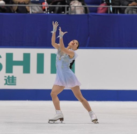 華麗な演技で観客を魅了する紀平梨花＝東和薬品ラクタブドーム（撮影・北村雅宏）