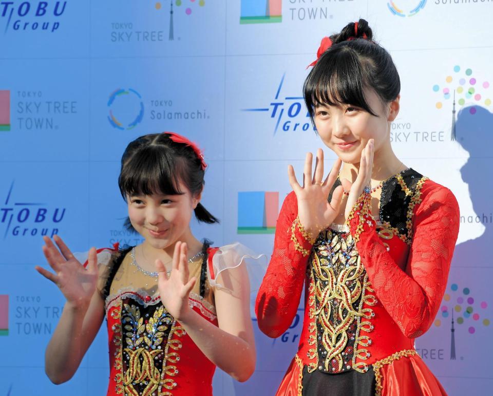 　イベントのＰＲする妹の紗来（左）、本田望結＝東京スカイツリータウン（撮影・堀内翔）