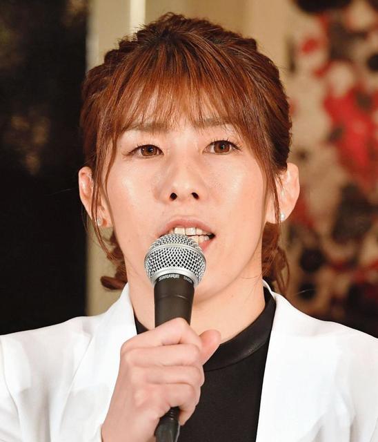 吉田沙保里が引退会見、パワハラ騒動は「本当にショックでした」
