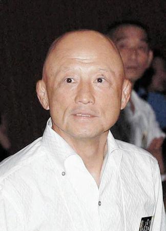 　栄和人氏