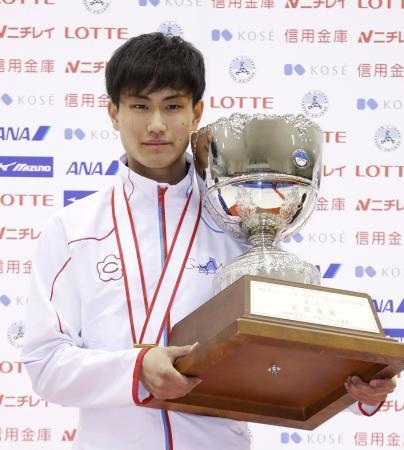 ショート、１９歳吉永が２連覇 全日本選手権男子