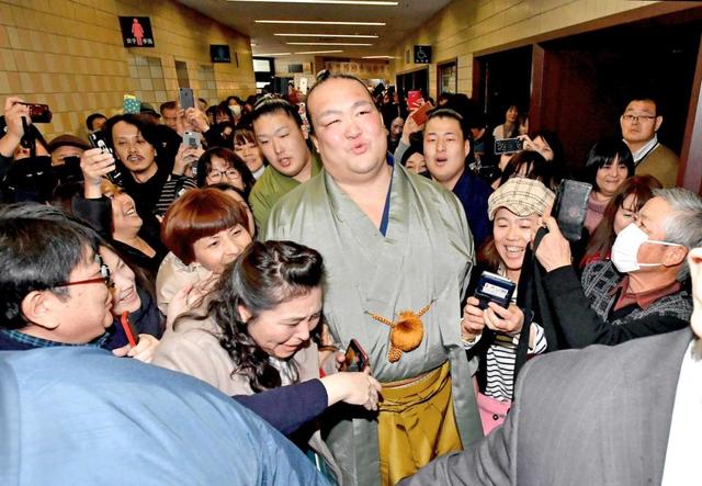 元横綱・稀勢の里 9・29引退相撲 先代師匠の誕生日/スポーツ