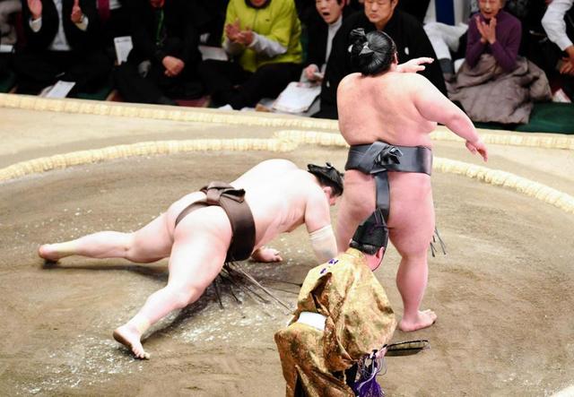 貴景勝が白鵬破る　関脇玉鷲がＶ争い単独トップ、初優勝見えた【13日目の結果】