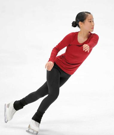 　公式練習に臨む三原舞依
