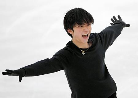 　公式練習で調整する友野一希（撮影・堀内翔）