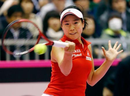 テニス日本はスペインに１勝１敗 女子、フェド杯