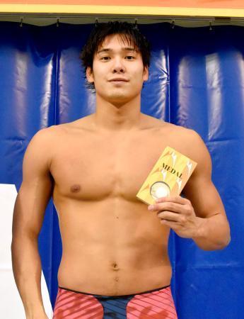　男子１００メートル自由形で１位となった中村克＝山口きらら博記念公園水泳プール