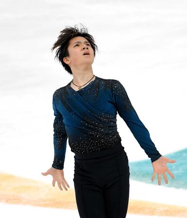 　フリー演技でフィニッシュを決める宇野昌磨