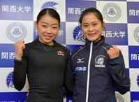 練習を公開した紀平梨花（左）と宮原知子＝関西大学たかつきアイスリーナ（撮影・石湯恒介）