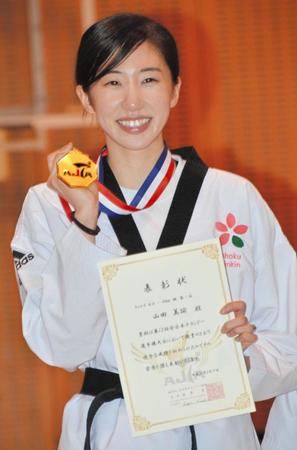 圧倒的な力をみせ、３連覇を飾った山田美諭＝千葉ポートアリーナ