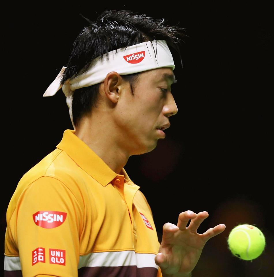 シングルス準決勝でさえない表情の錦織圭＝ロッテルダム（ゲッティ＝共同）