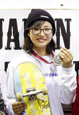 　日本オープン・ストリート選手権女子で優勝した藤沢虹々可＝ムラサキパーク東京