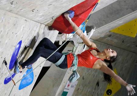 　女子で優勝した野口啓代