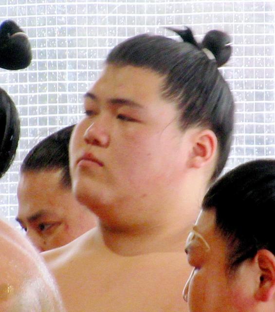 大鵬の孫 納谷 まげ姿を披露 格好もお相撲さんになった スポーツ デイリースポーツ Online