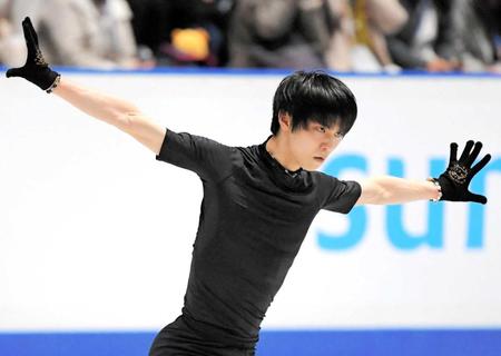 　世界フィギュアスケート選手権ＳＰに向けて公式練習を行う羽生結弦（撮影・堀内翔）