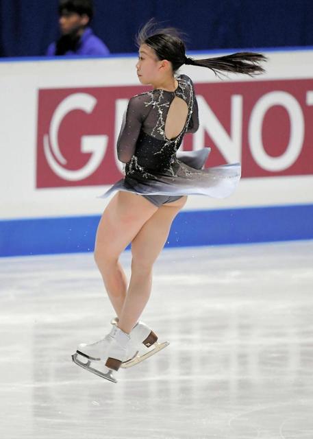 紀平梨花、公式練習で３回転アクセルからの連続ジャンプ着氷　