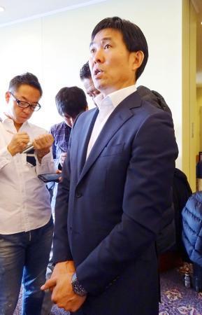 　取材に応じるサッカー日本代表の森保一監督＝２７日、神戸市内のホテル