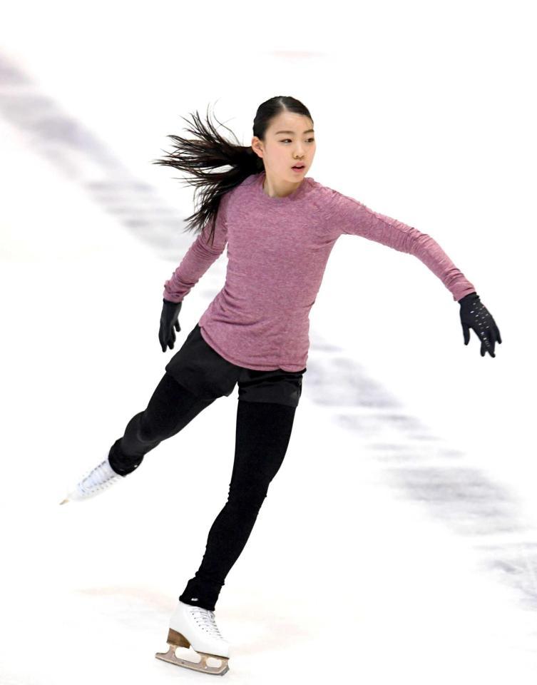 　調整する紀平梨花