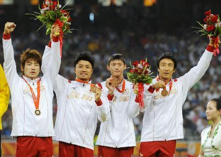 ５月に陸上リレー銀メダル授与式 北京五輪、１位ジャマイカ失格で