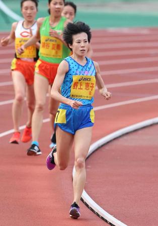 　女子１万メートル決勝で８位に入った十八銀行・野上恵子