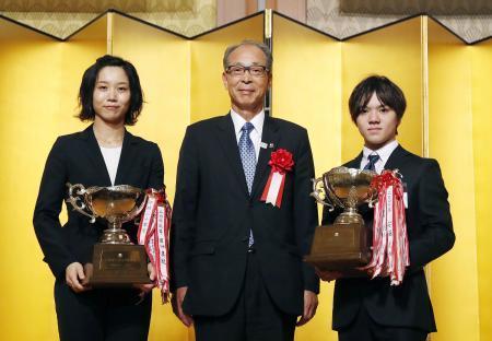 最優秀選手に高木美帆と宇野昌磨 日本スケート連盟が表彰式