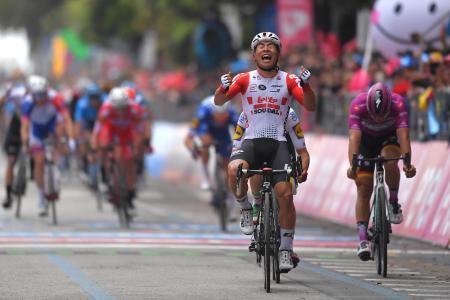 　自転車ロードレースのジロ・ディタリア、第８ステージを制したカレブ・ユアン＝１８日、ペーザロ（ゲッティ＝共同）