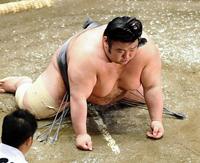 　碧山にはたき込みで敗れた貴景勝＝１９日