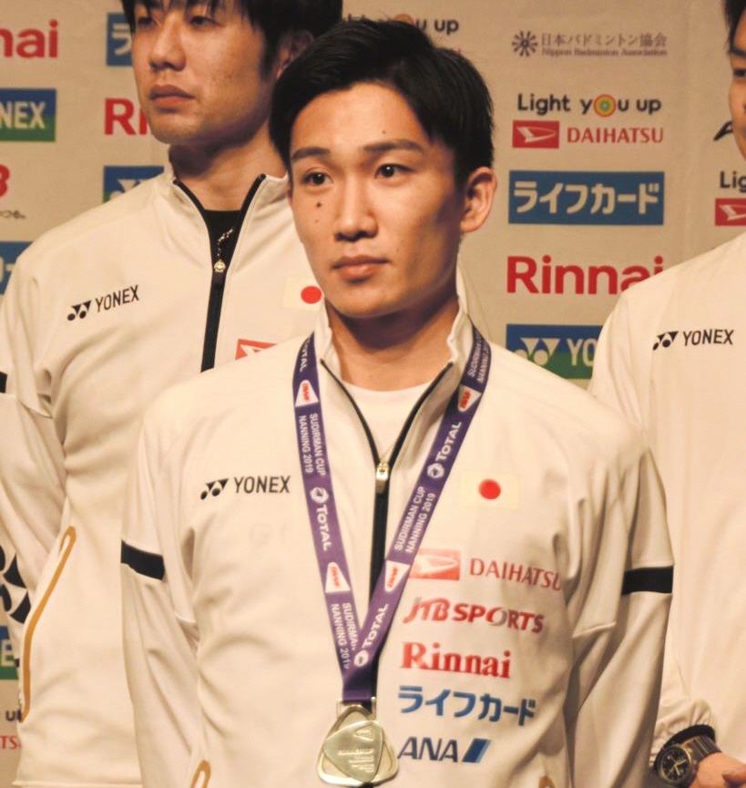 　スディルマンカップから帰国した桃田賢斗＝羽田空港