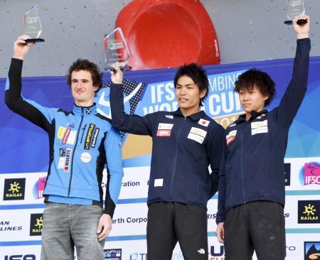 ボルダリング、楢崎智が総合優勝 Ｗ杯最終戦、１６年以来２度目