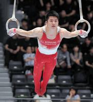 　つり輪予選に挑む神本雄也＝高崎アリーナ（撮影・堀内翔）