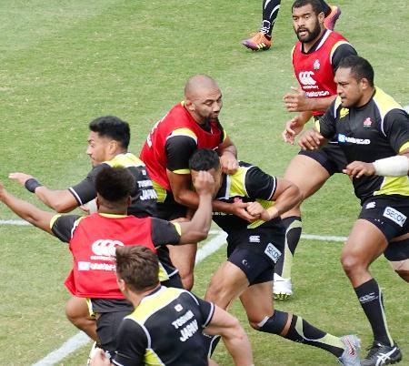 ラグビー、リーチが実戦練習参加 故障で３カ月ぶり、日本代表合宿