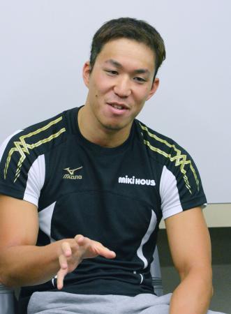 平泳ぎの小関「絶対にメダルを」 世界選手権へ練習公開