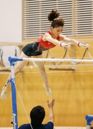 体操、寺本が五輪出場枠に自信 世界選手権へ女子代表合宿