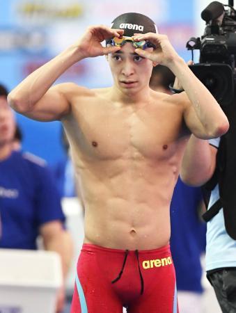 世界水泳、入江は５位で準決勝へ １００メートル背泳ぎ予選