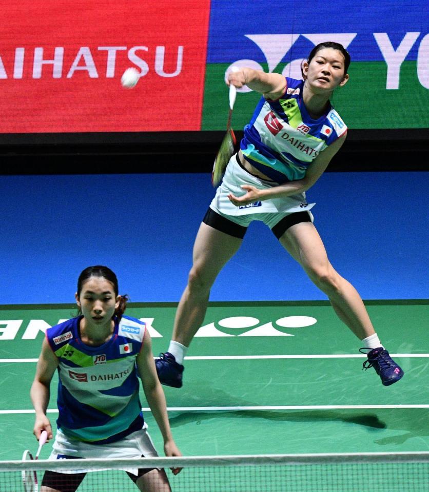 　女子ダブルス１回戦で勝利した高橋礼華（右）、松友美佐紀組