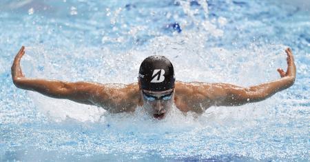 　男子２００メートル個人メドレー決勝　２分０秒０３で３位に入った萩野公介のバタフライ＝東京辰巳国際水泳場