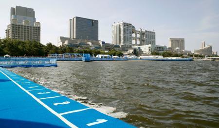 　水質悪化でスイムが中止になったパラトライアスロンＷ杯のコース＝１７日、東京・お台場海浜公園