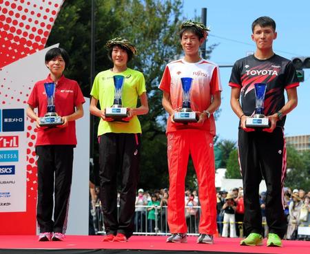 　東京五輪出場を決めた（左から）鈴木亜由子、前田穂南、中村匠吾、服部勇馬＝１５日